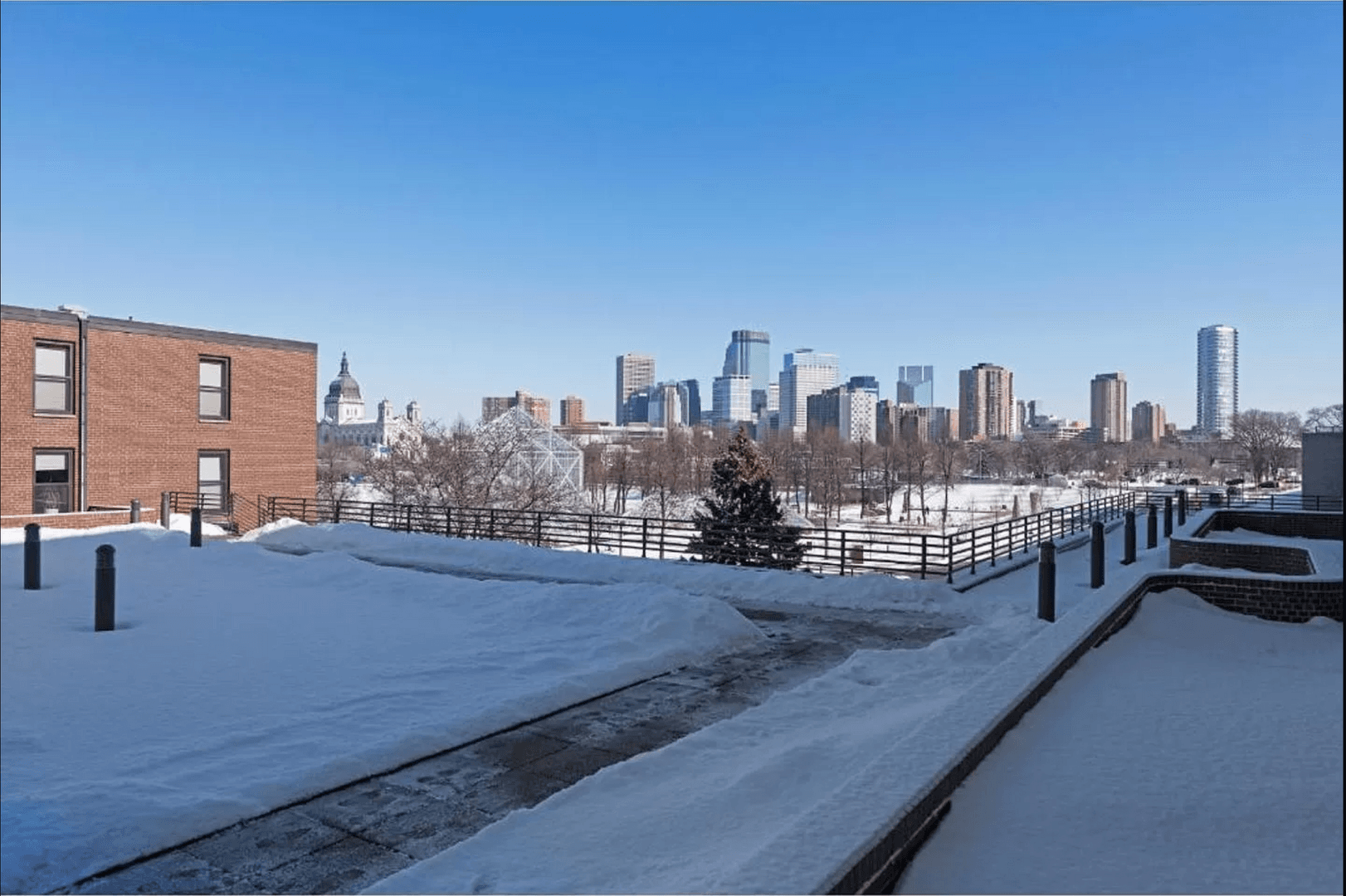 Minneapolis Apartment: 48 Groveland Terrace