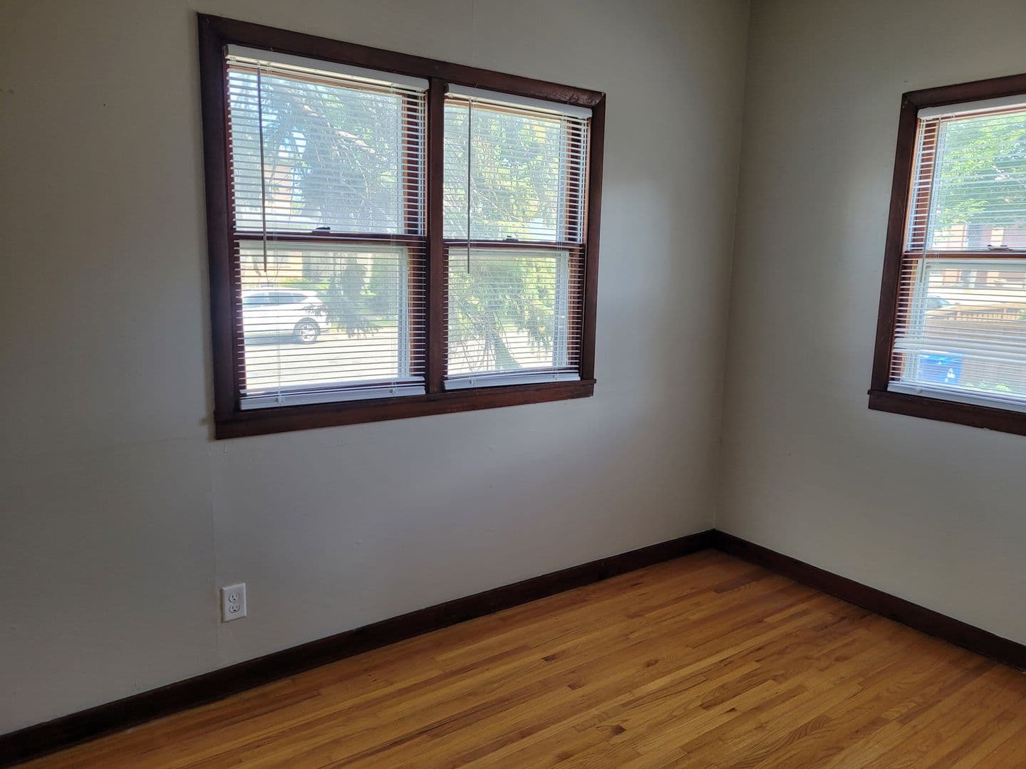 St.Paul Apartment: 1552 Edmund Avenue