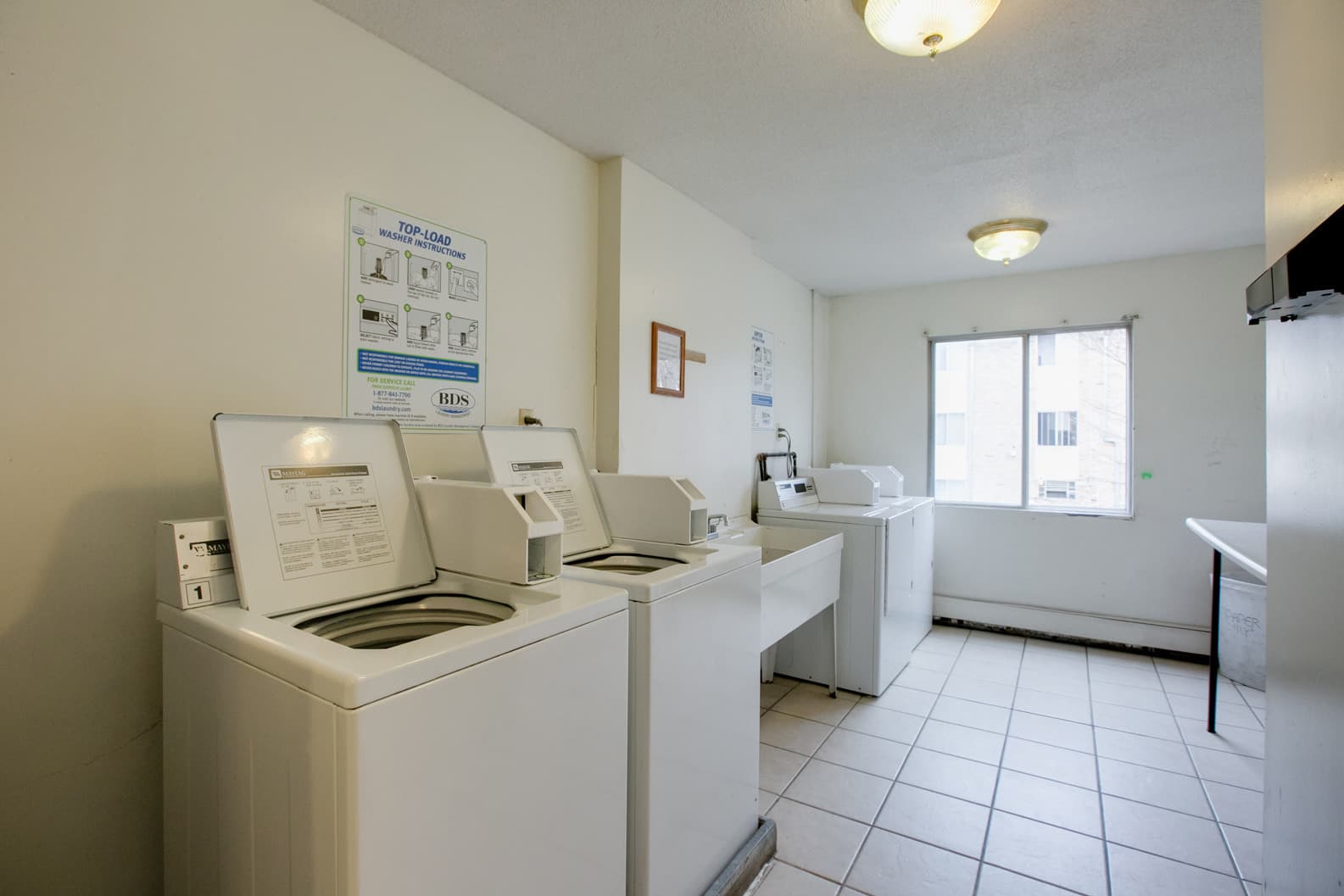 St. Paul Apartment: 1533 North Woodbridge St