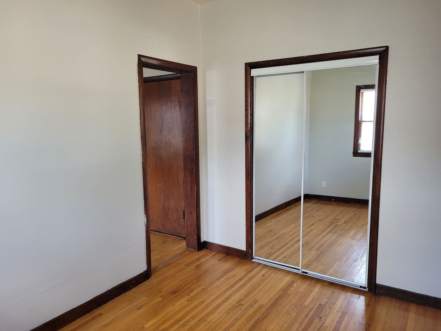 St.Paul Apartment: 1552 Edmund Avenue