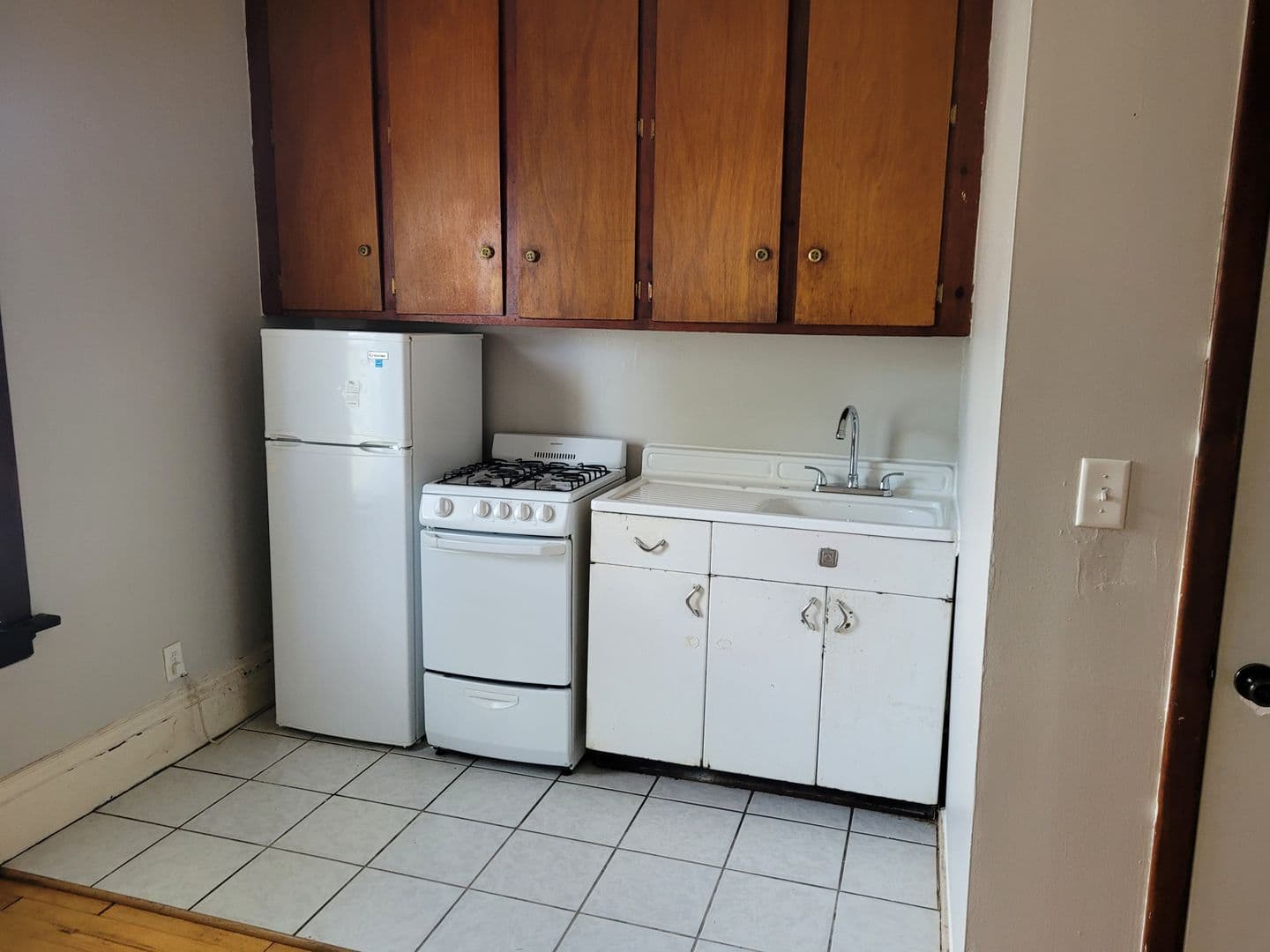 St.Paul Apartment: 1552 Edmund Avenue