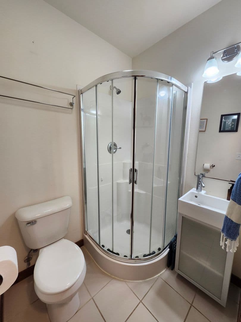 Minot House: 3013 9th St NW