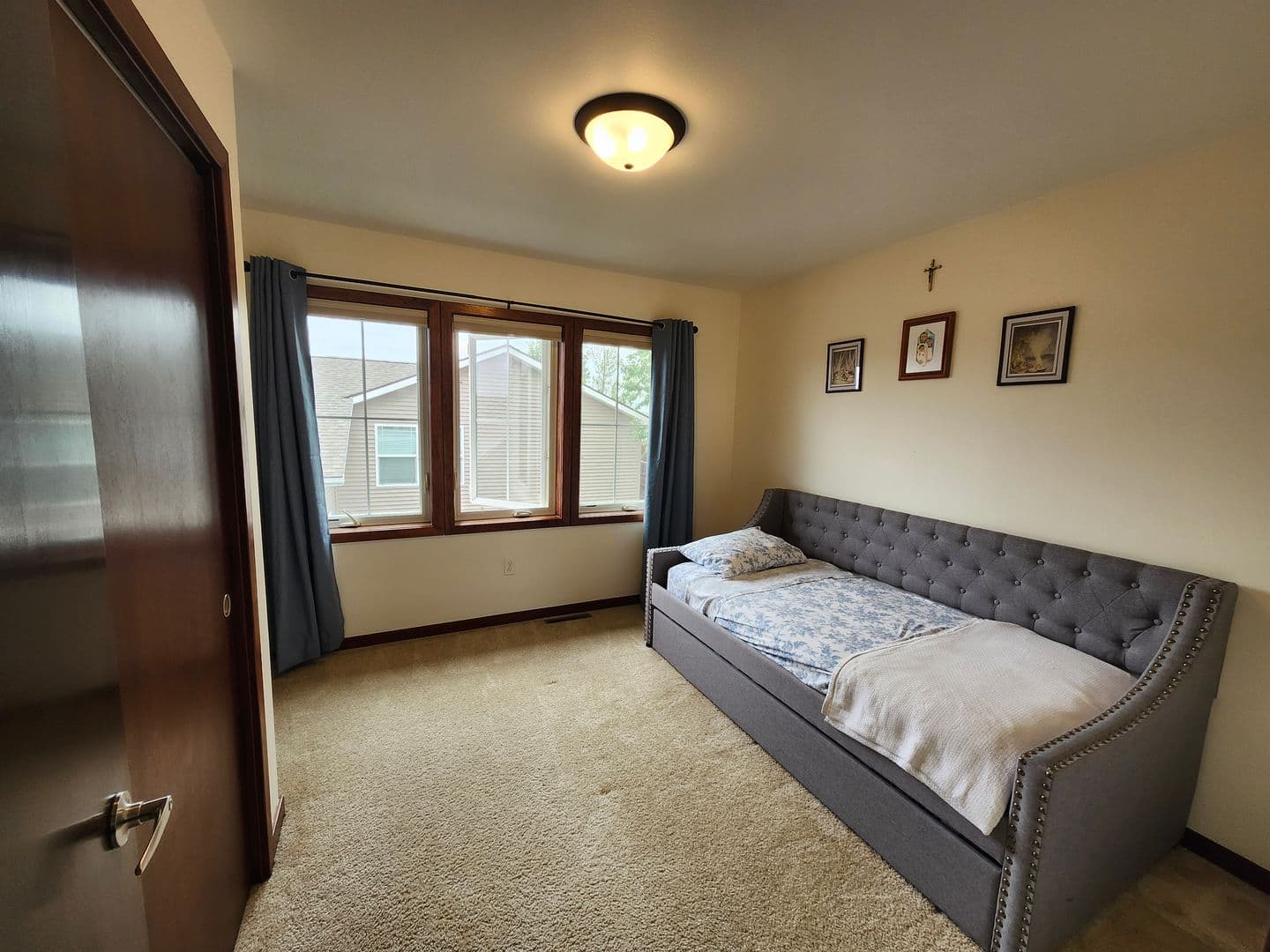 Minot House: 3013 9th St NW