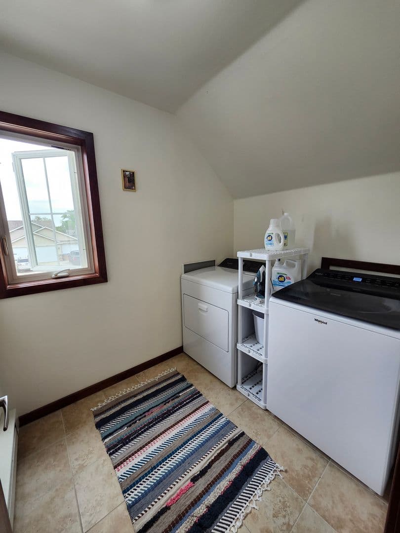 Minot House: 3013 9th St NW