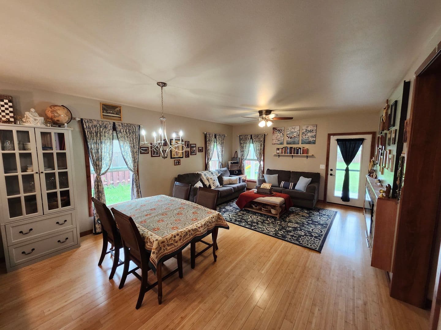Minot House: 3013 9th St NW