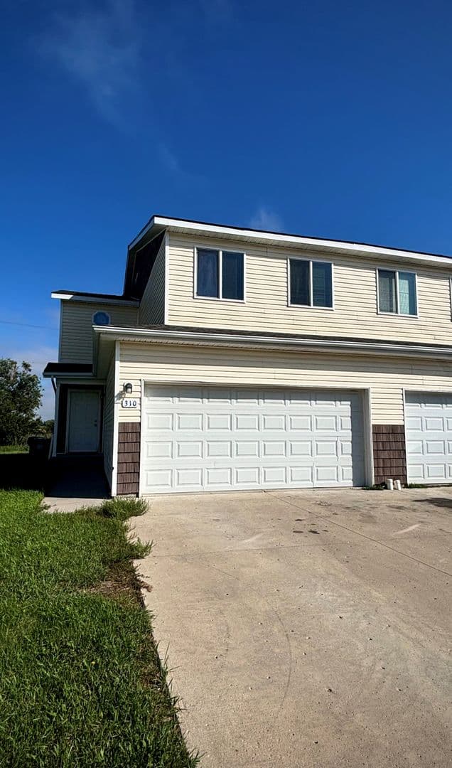 Powers Lake Apartment: 310 5th Ave W