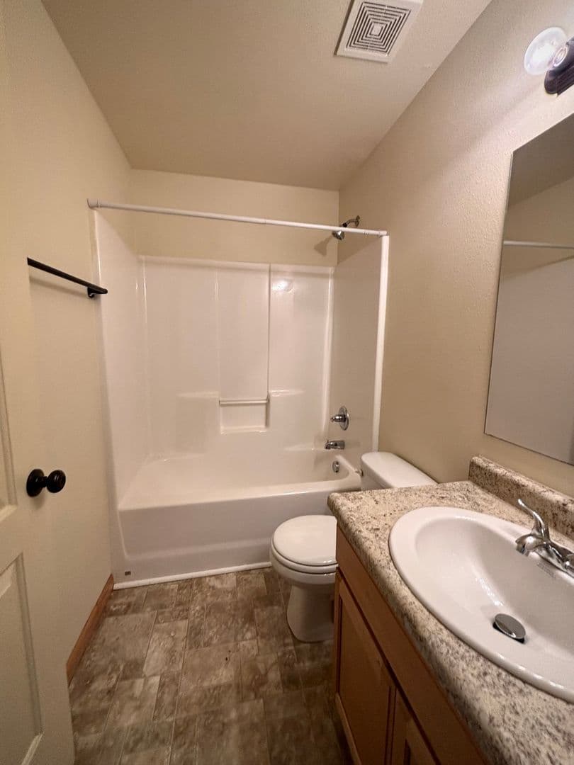 Powers Lake Apartment: 314 5th Ave W