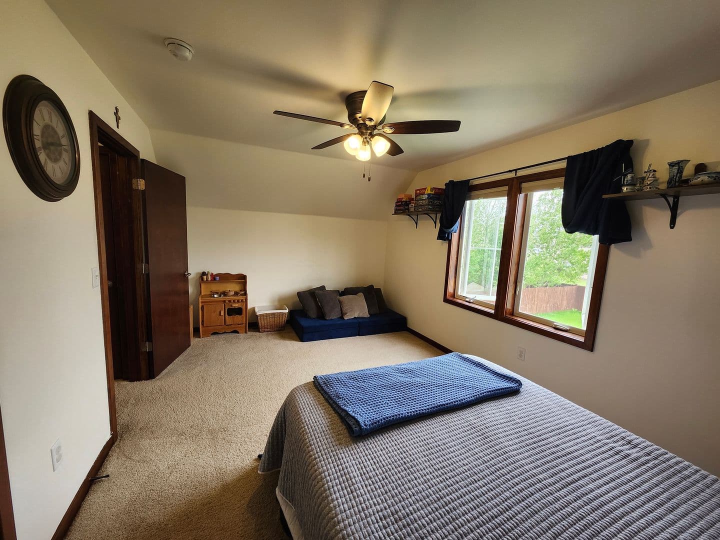 Minot House: 3013 9th St NW