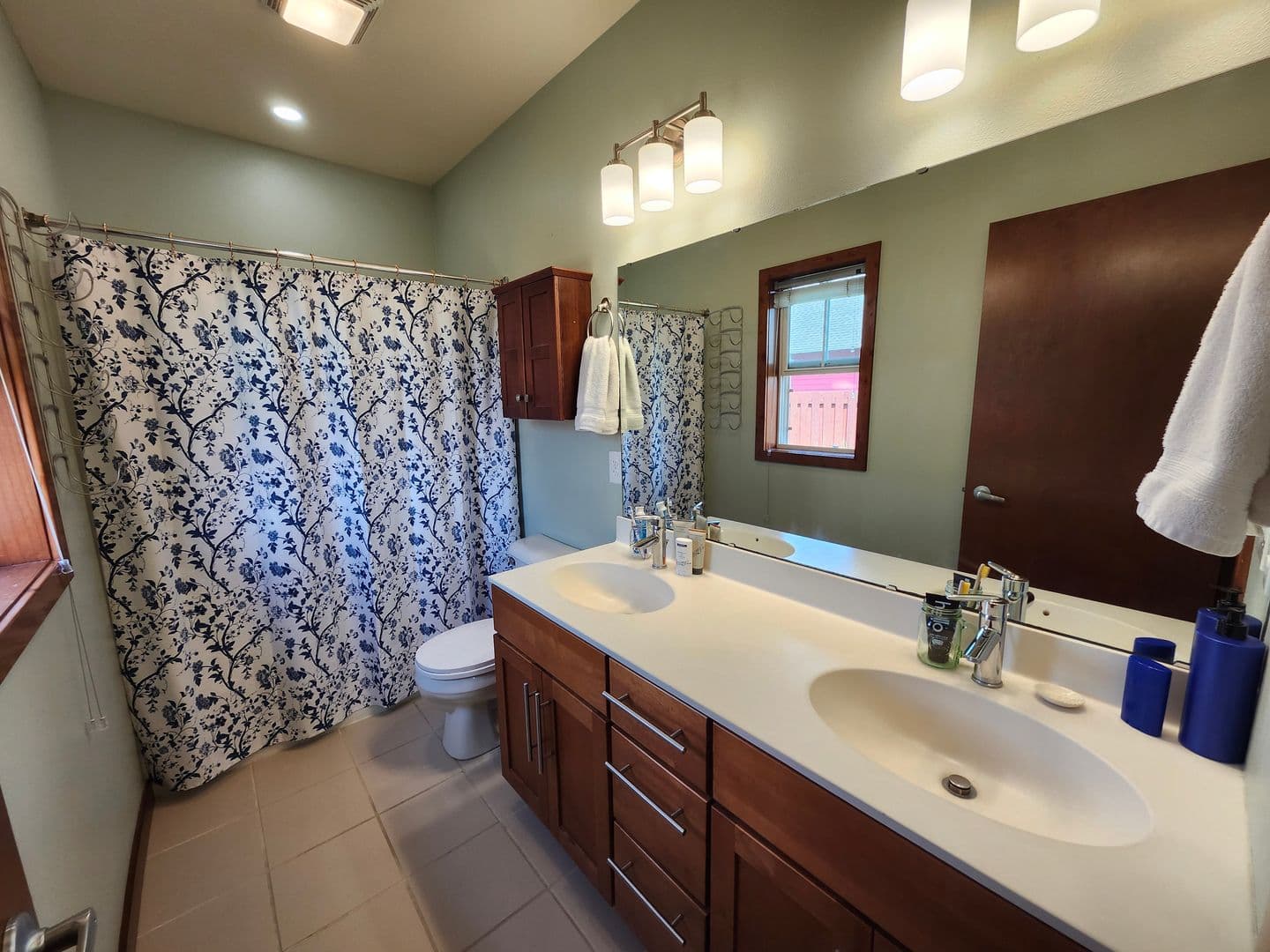 Minot House: 3013 9th St NW