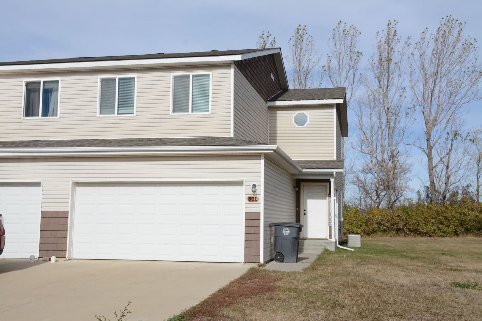 Powers Lake Apartment: 300 5th Ave W