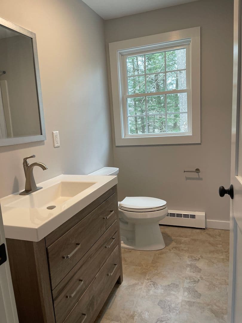 White River Junction Apartment: 87 Grovner Street