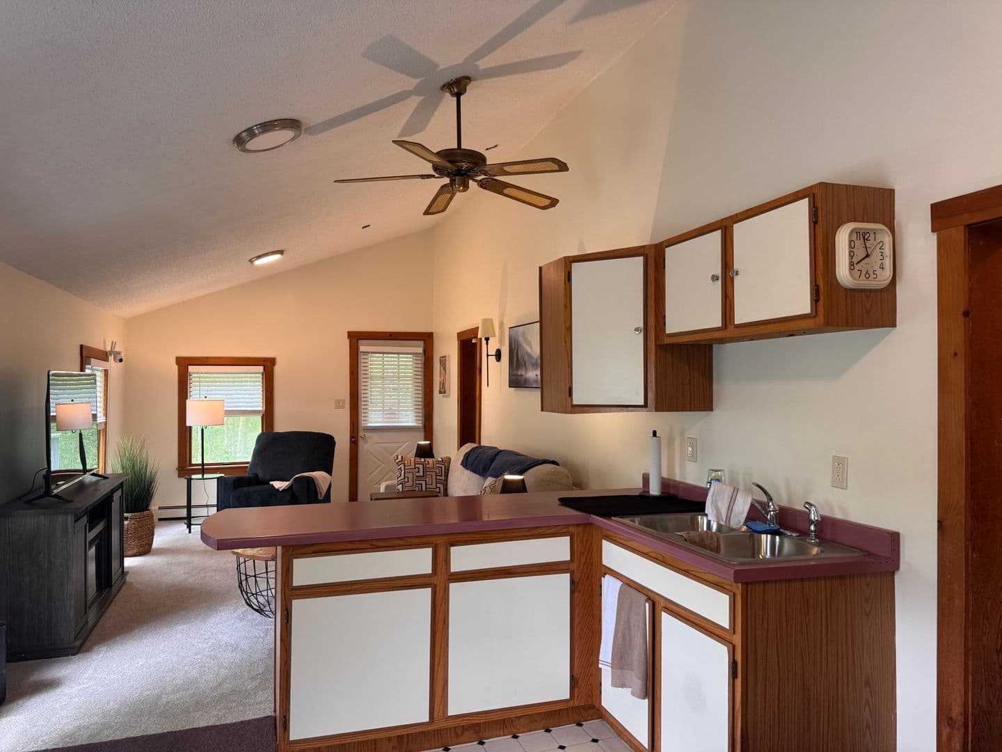 West Lebanon House: 169 Glen Road