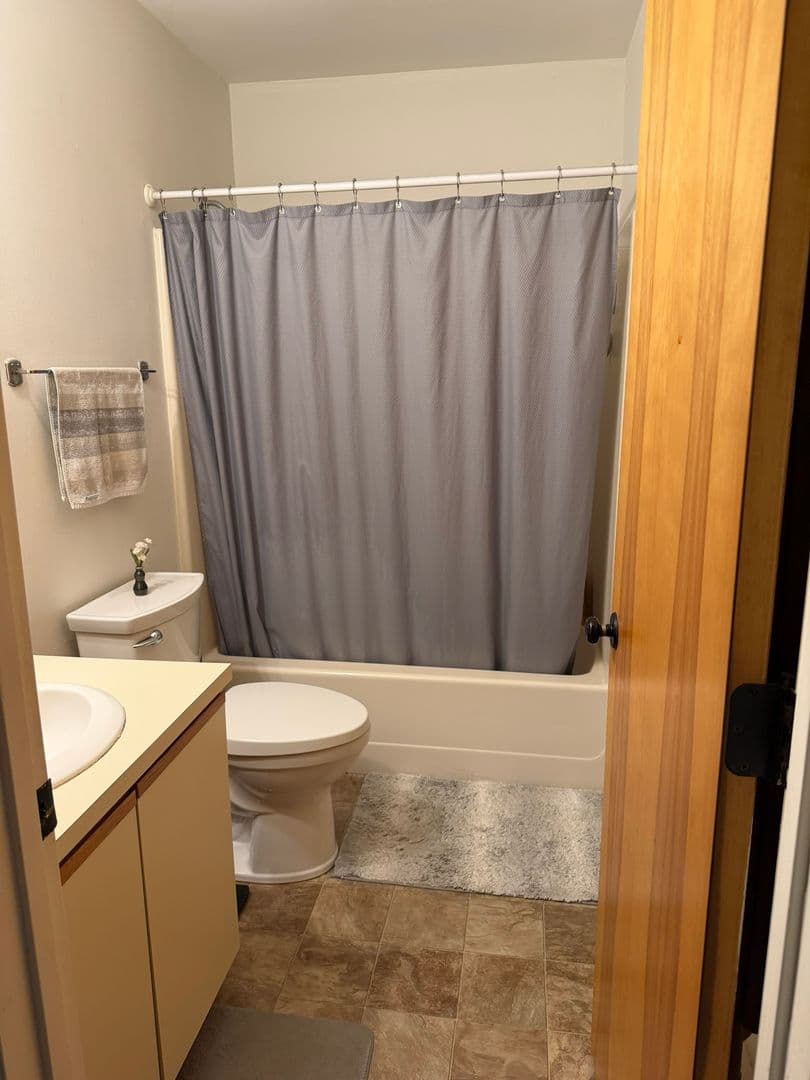 Enfield Condo: 39 Potter Lane