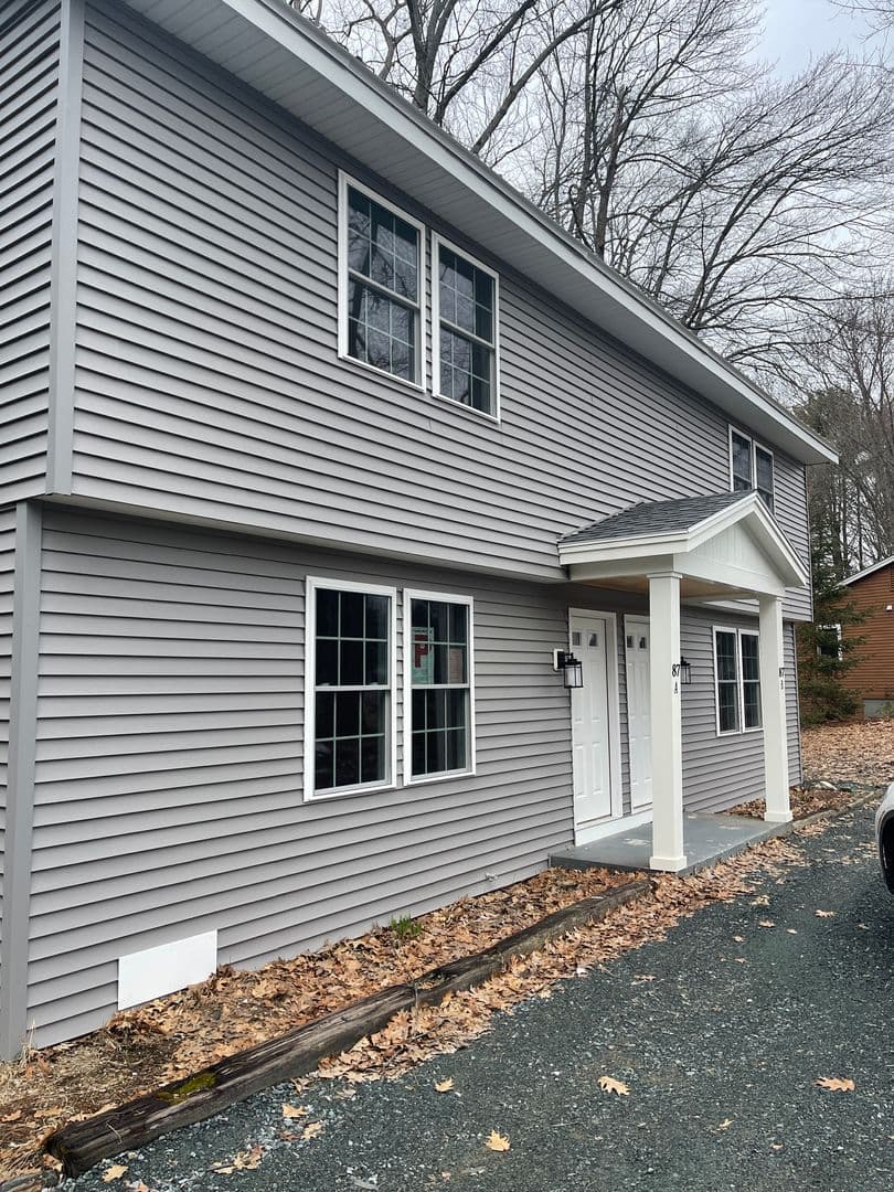 White River Junction Apartment: 87 Grovner Street