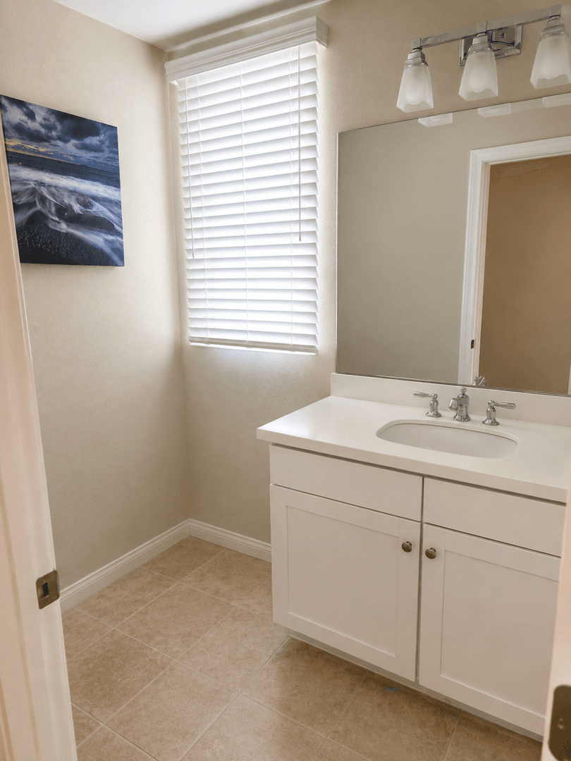 Irvine House: 108 Summer Lilac