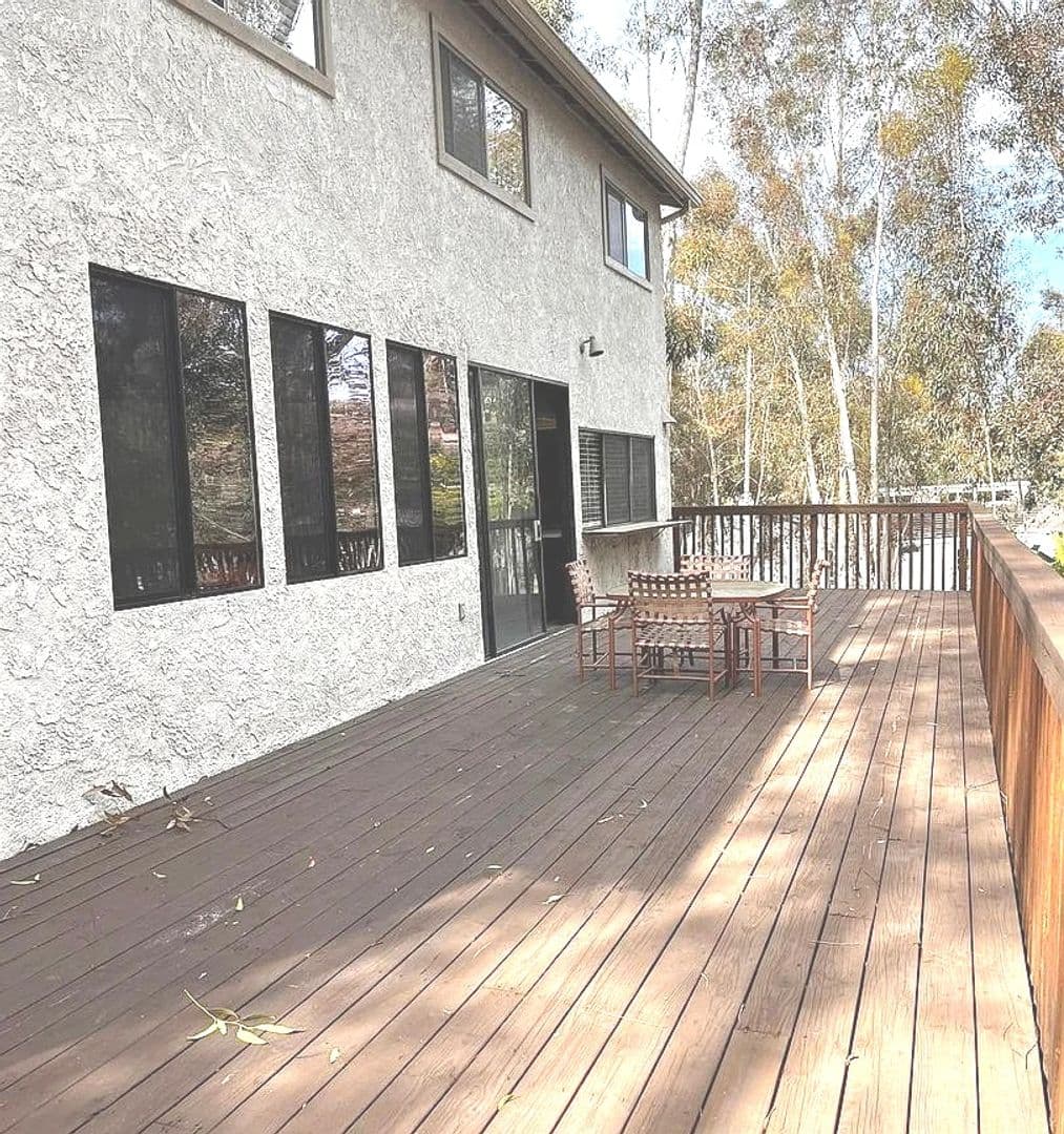 Lake Forest House: 24851 Rollingwood Rd.