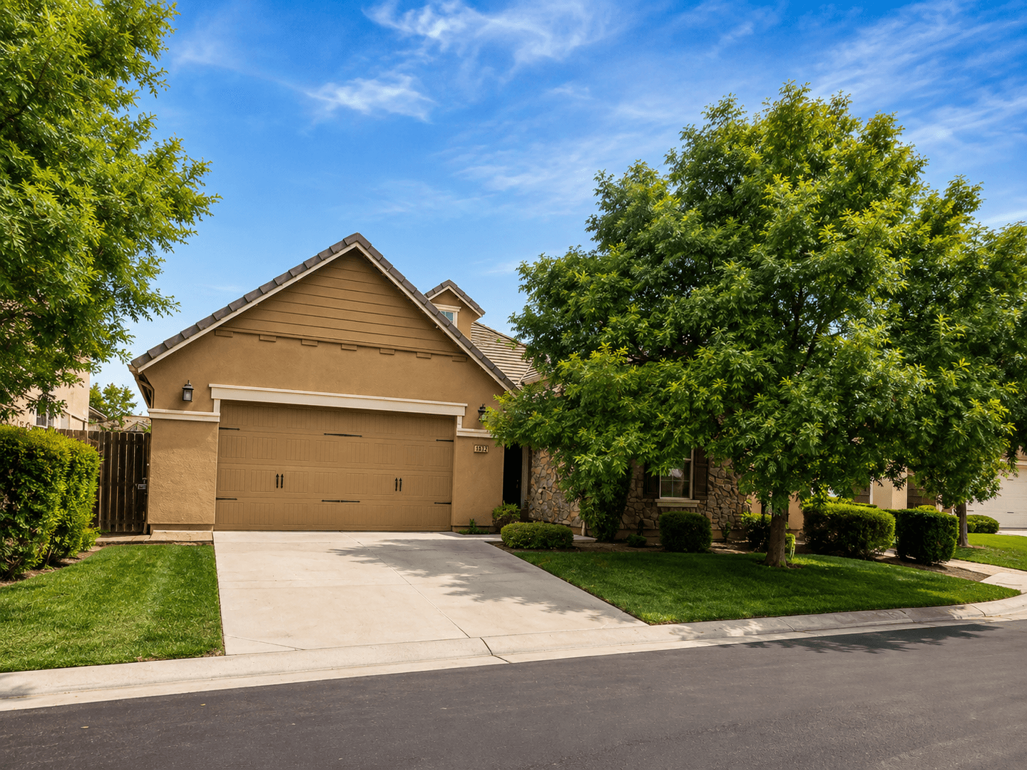 Clovis House: 1832 N Notting Hill Lane