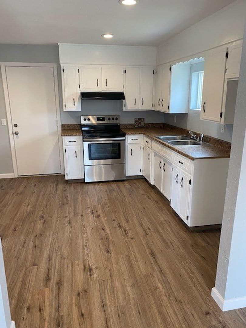 Chowchilla House: 1301 S Orange Ave