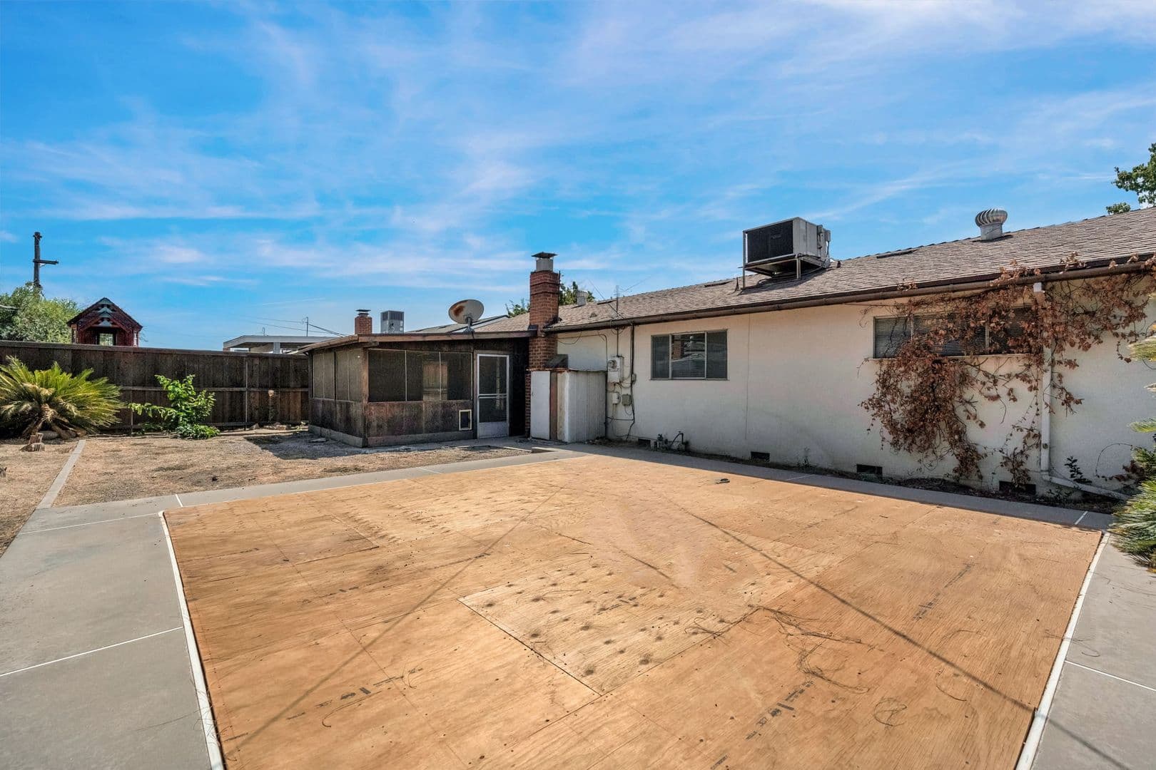 Clovis House: 2603 Harvard Avenue