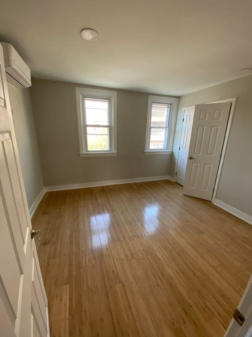 Philadelphia Apartment: 250 South St