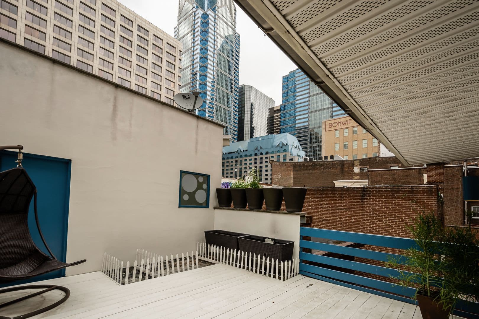 Philadelphia Apartment: 1728 Chestnut St