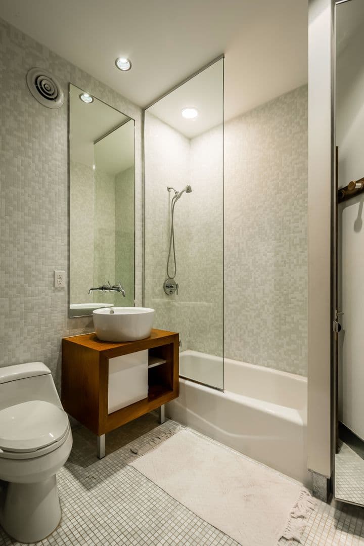Philadelphia Apartment: 1728 Chestnut St