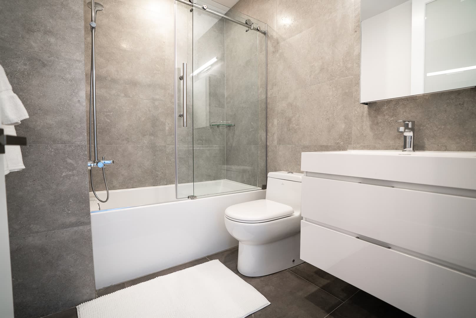 Philadelphia Apartment: 966 N 2nd St.