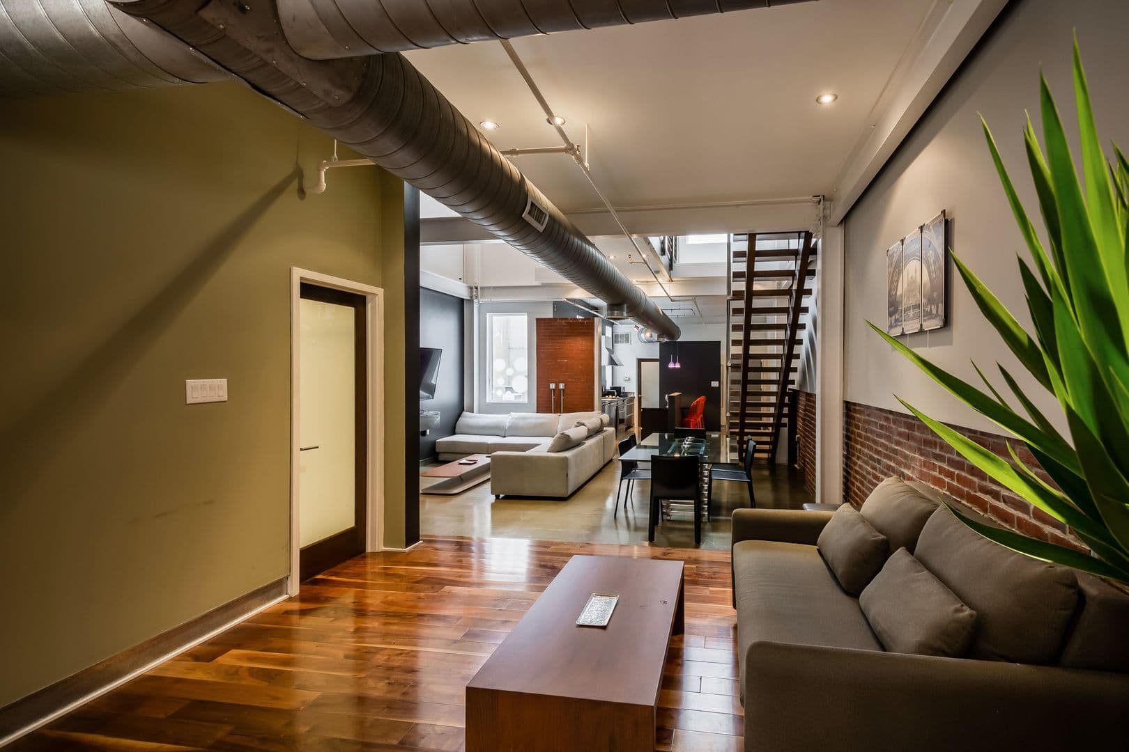 Philadelphia Apartment: 1728 Chestnut St