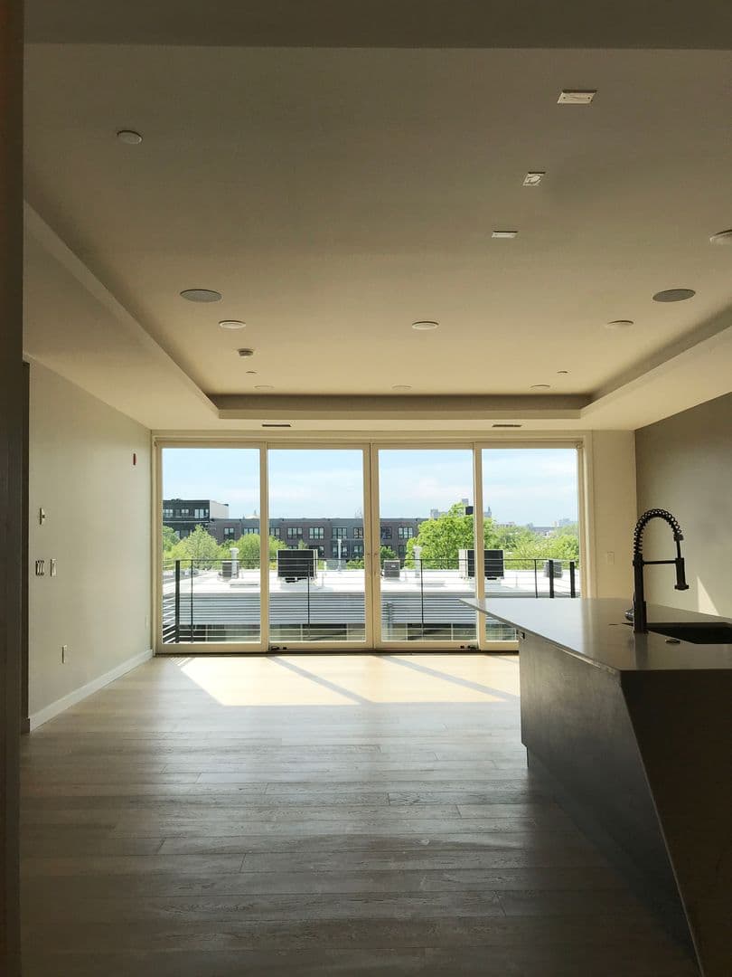 Philadelphia Apartment: 966 N 2nd St.