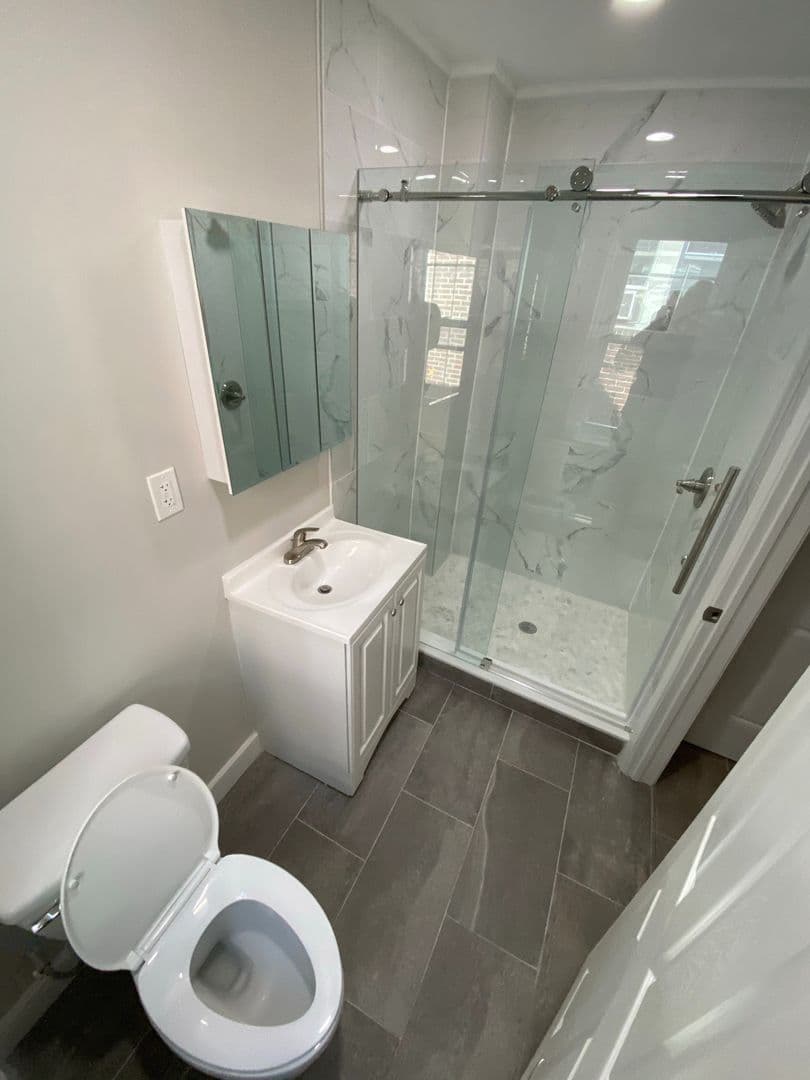 Philadelphia Apartment: 250 South St