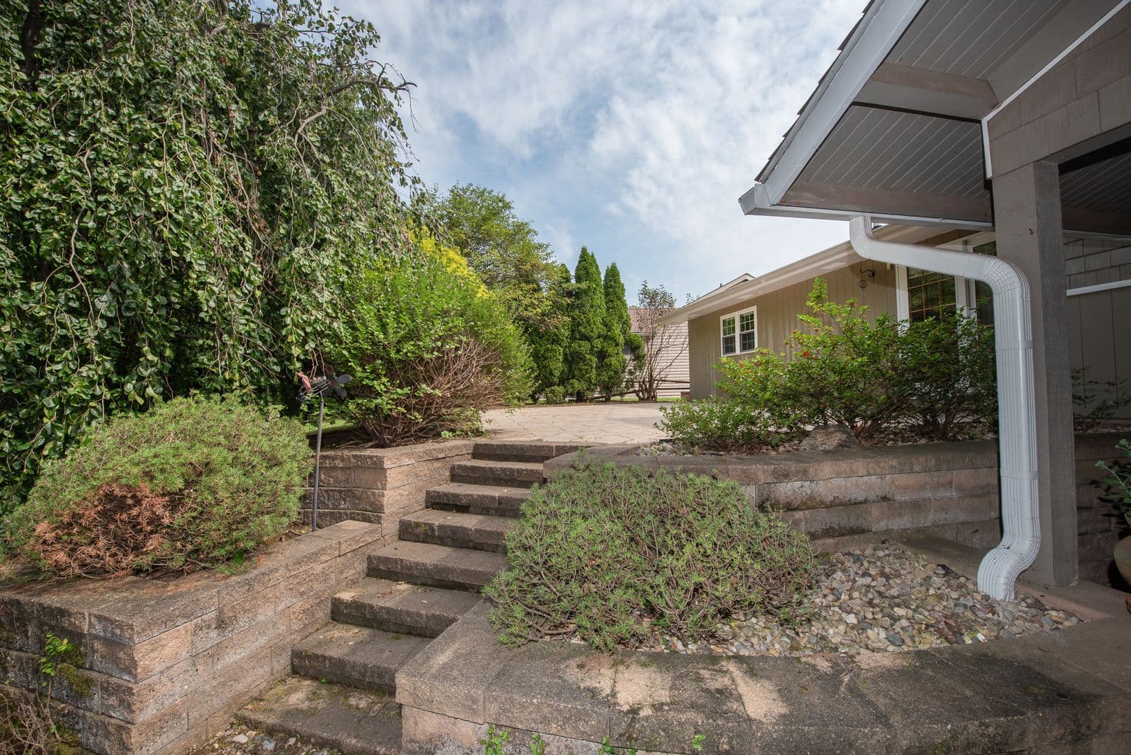 West Lafayette House: 209 E Navajo