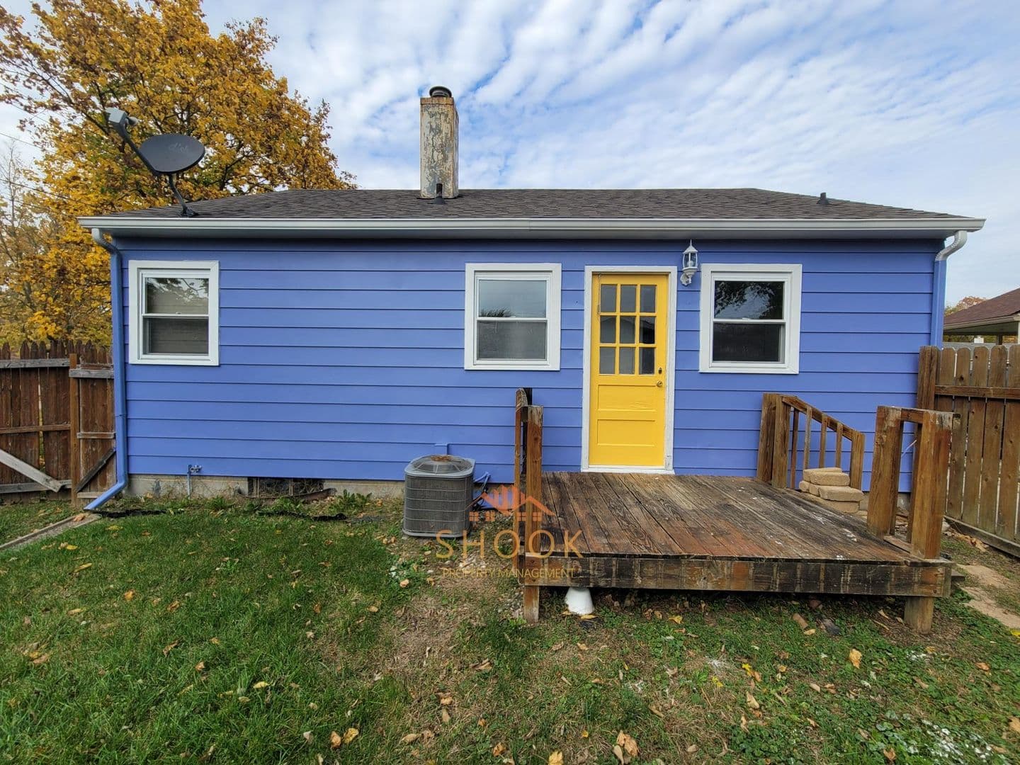 Lafayette House: 1323 Sunset Dr