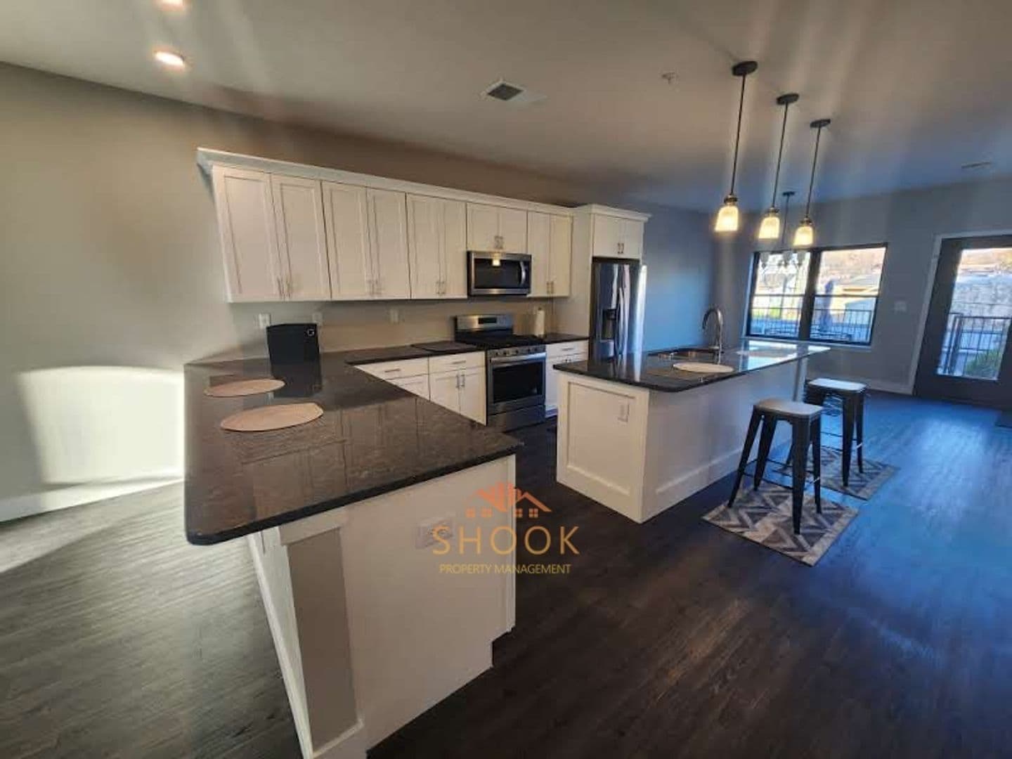 Lafayette Apartment: 201 S 4th St