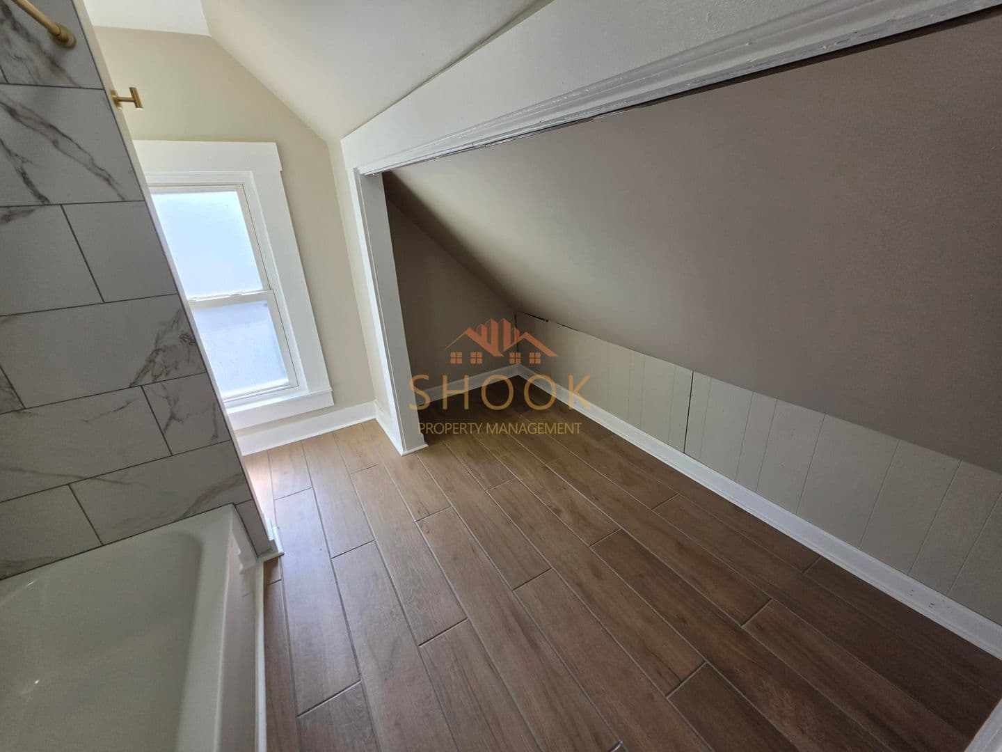 Lafayette House: 101 S 27th St