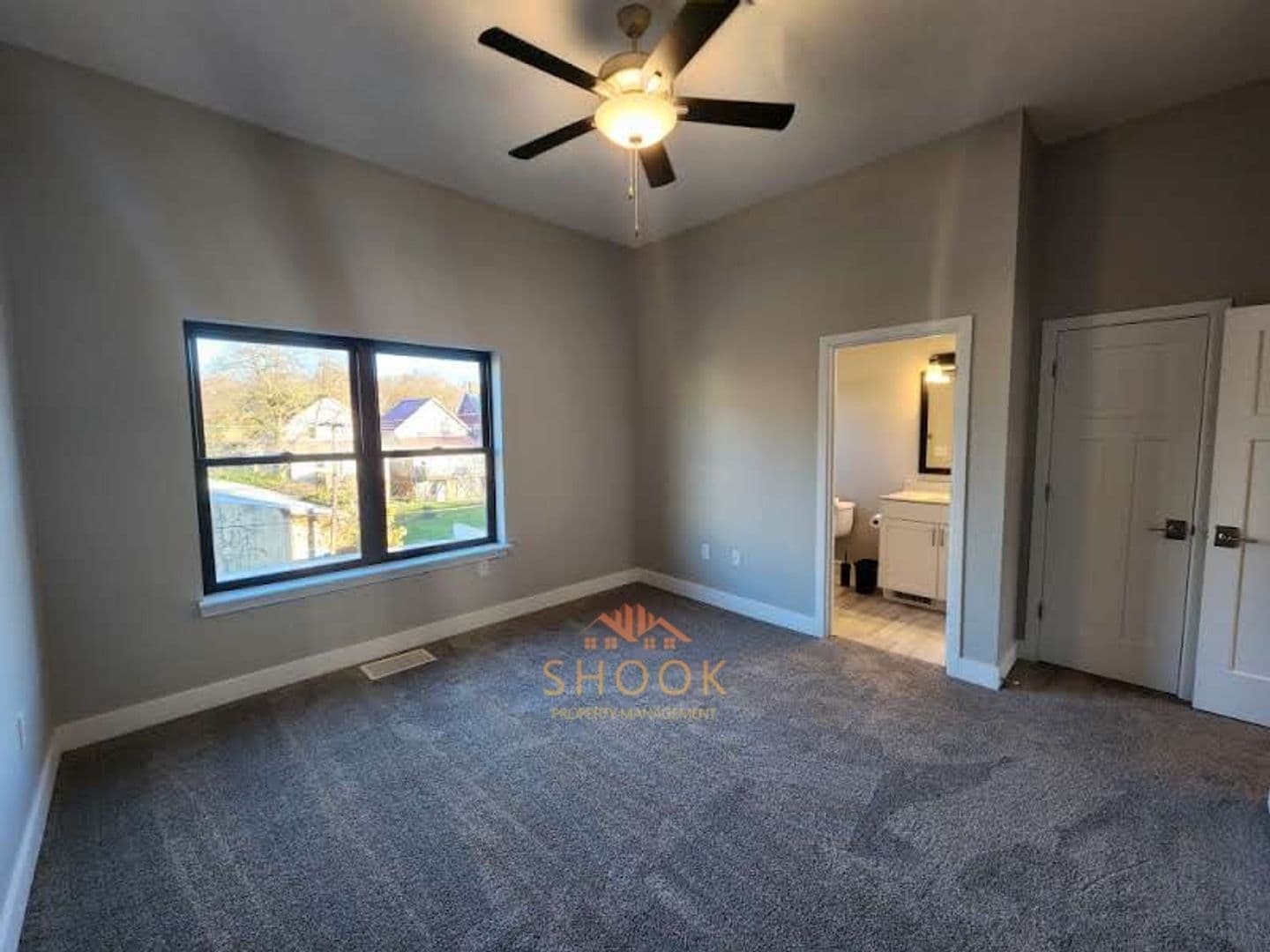 Lafayette Apartment: 201 S 4th St