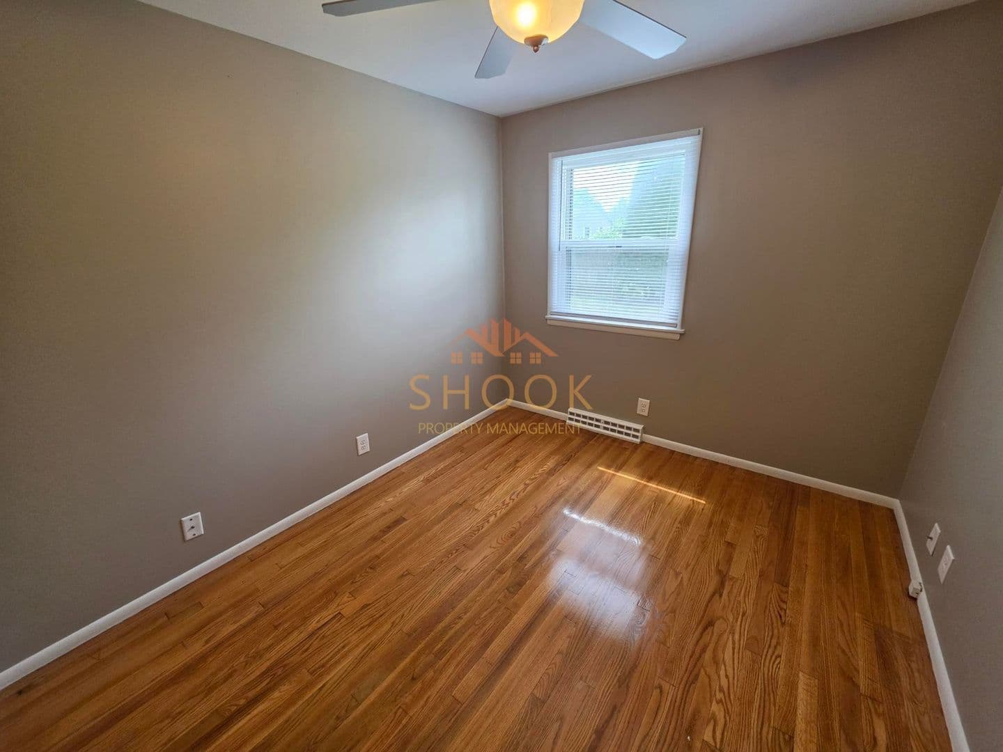 West Lafayette House: 201 W Navajo St