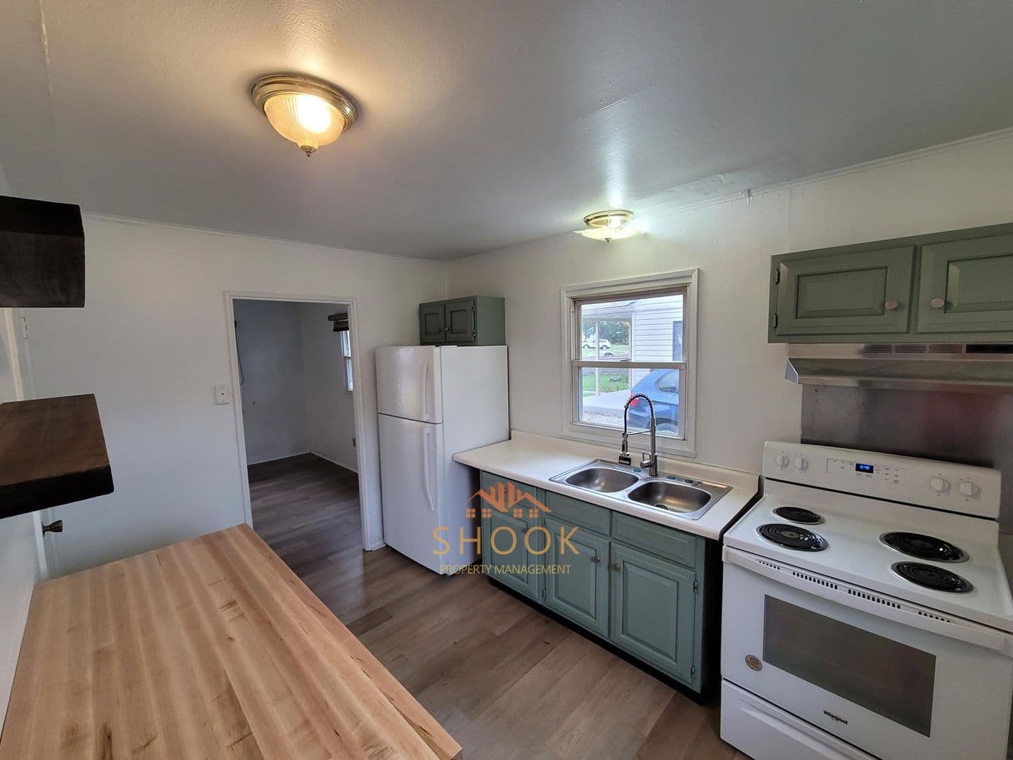 Lafayette House: 1323 Sunset Dr