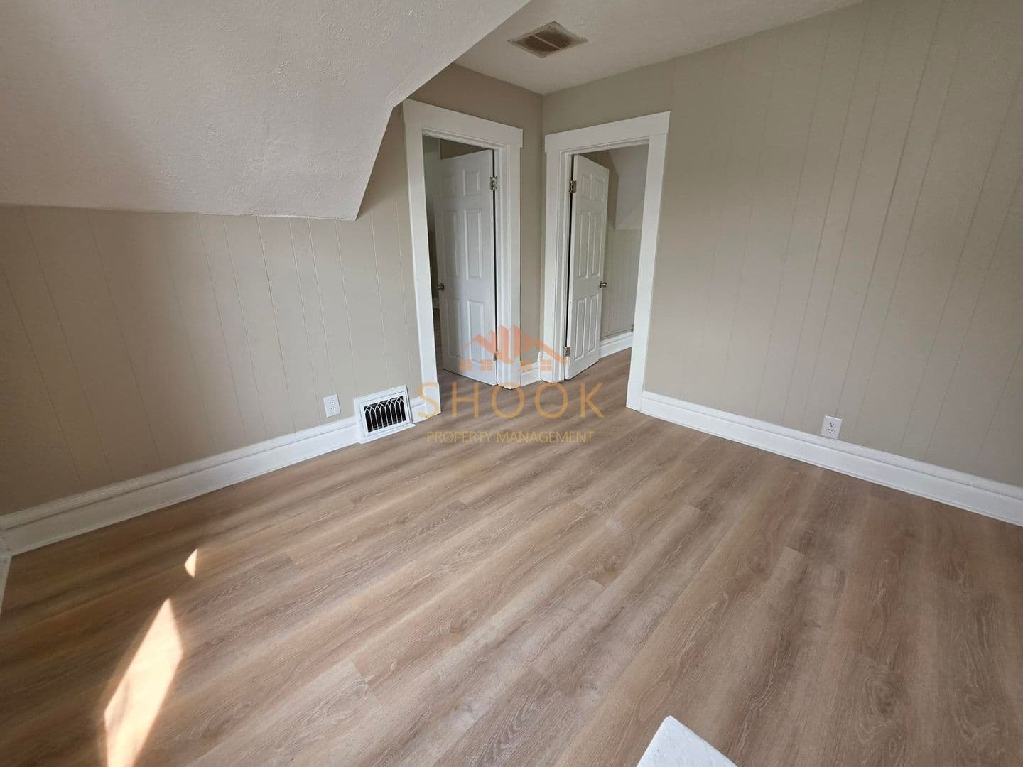 Lafayette House: 101 S 27th St