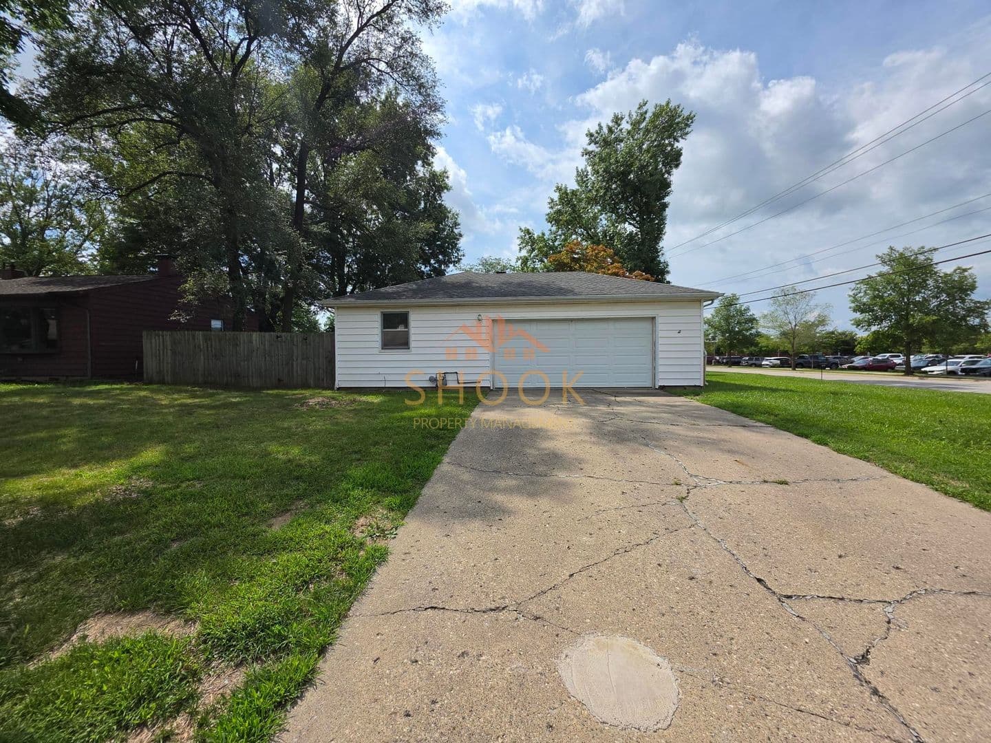 West Lafayette House: 201 W Navajo St