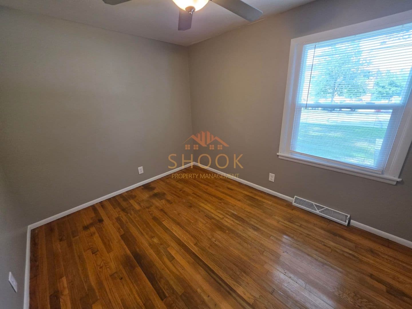 West Lafayette House: 201 W Navajo St