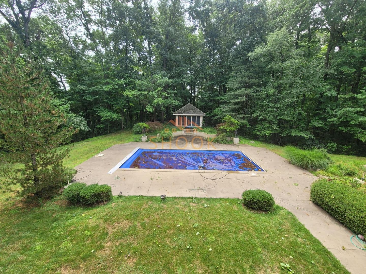 Lafayette House: 195 Stacey Hollow Lane