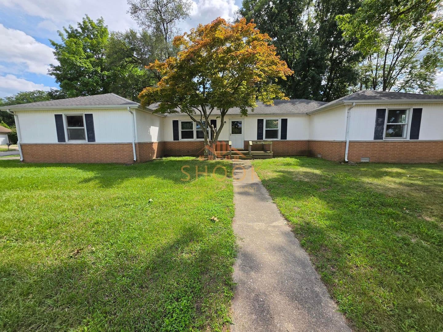 West Lafayette House: 201 W Navajo St