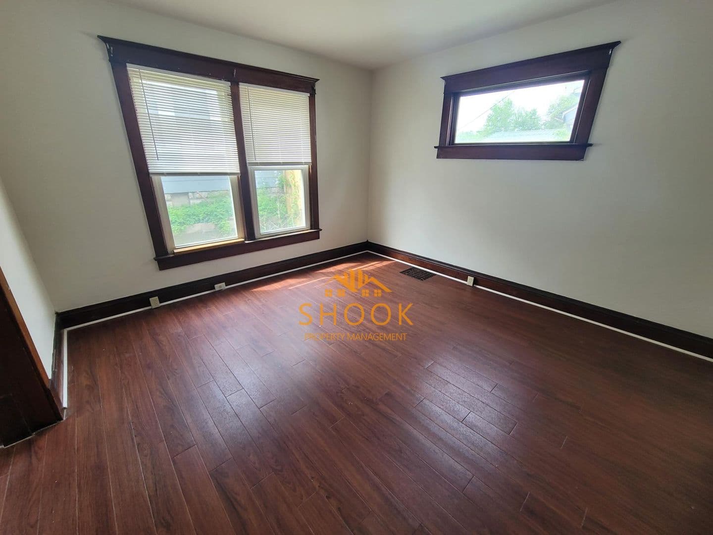 Lafayette Apartment: 104 S 7th St