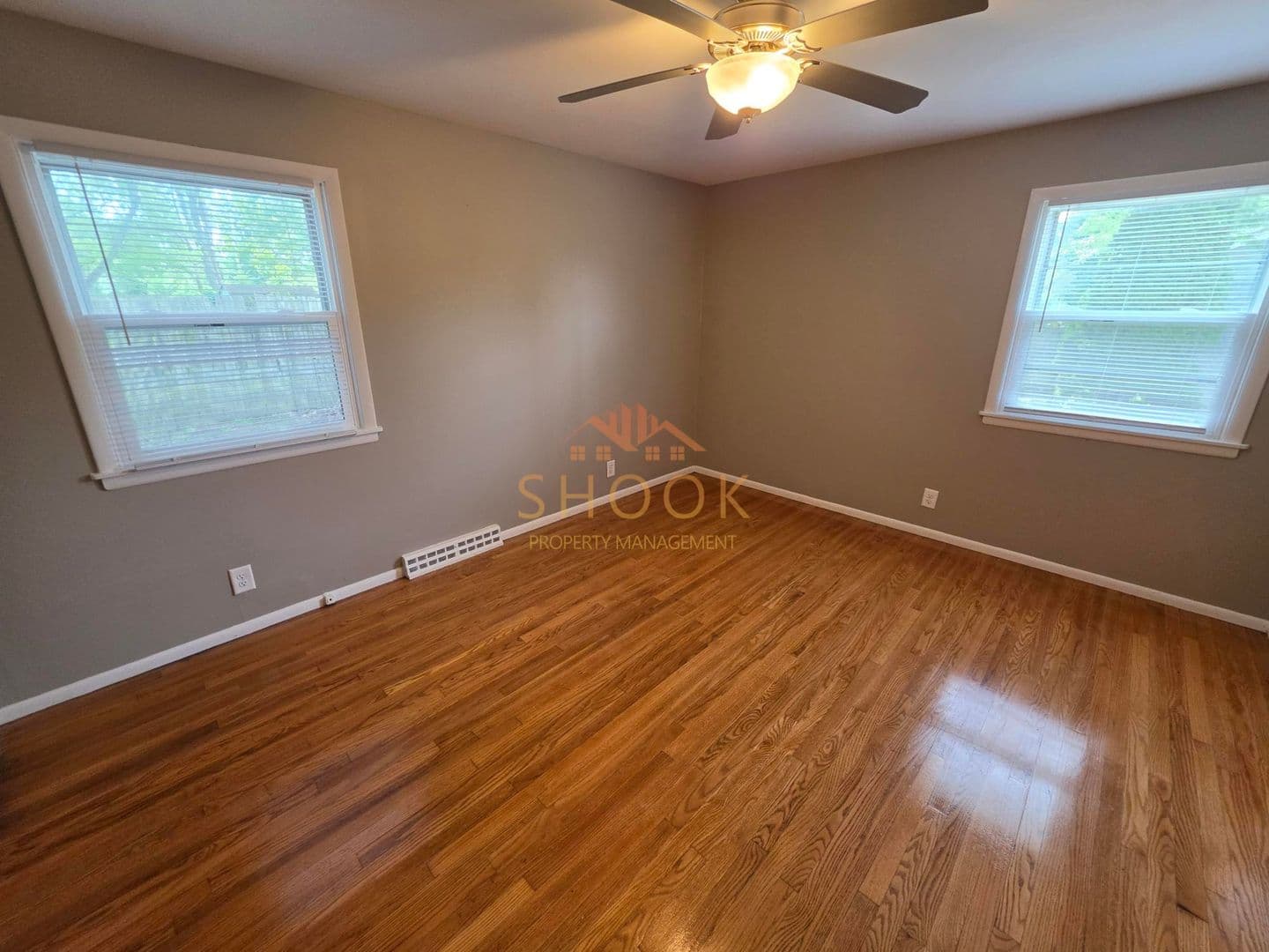 West Lafayette House: 201 W Navajo St