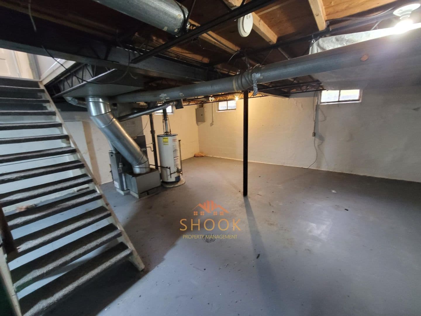 Lafayette House: 1323 Sunset Dr