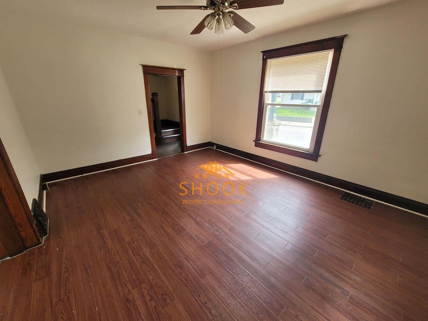 Lafayette Apartment: 104 S 7th St