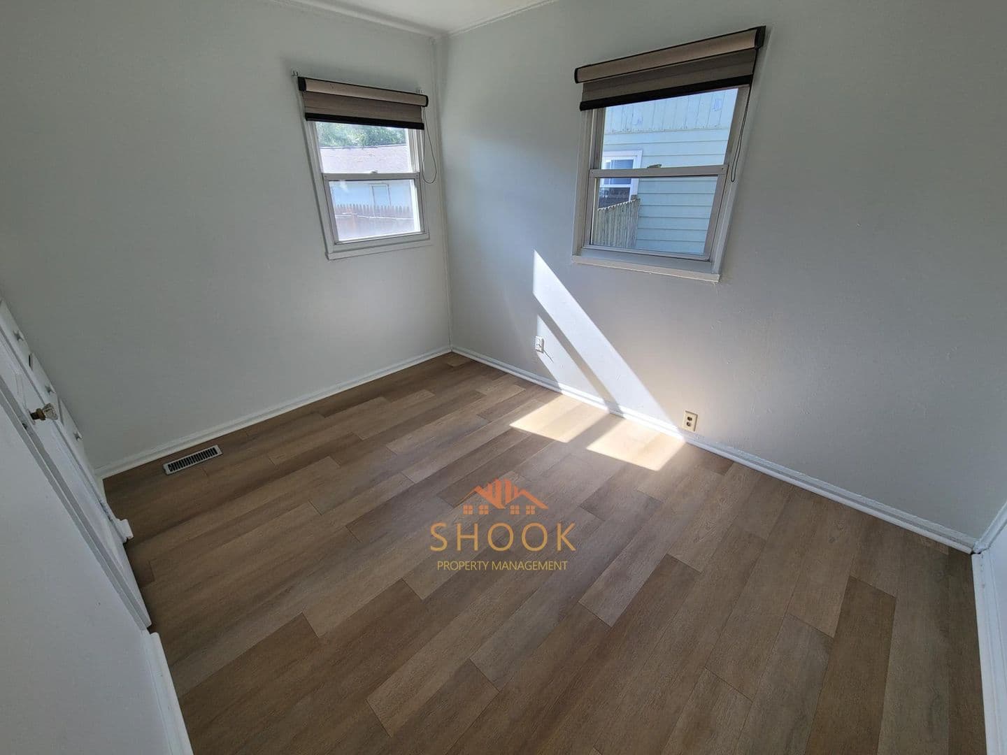 Lafayette House: 1323 Sunset Dr