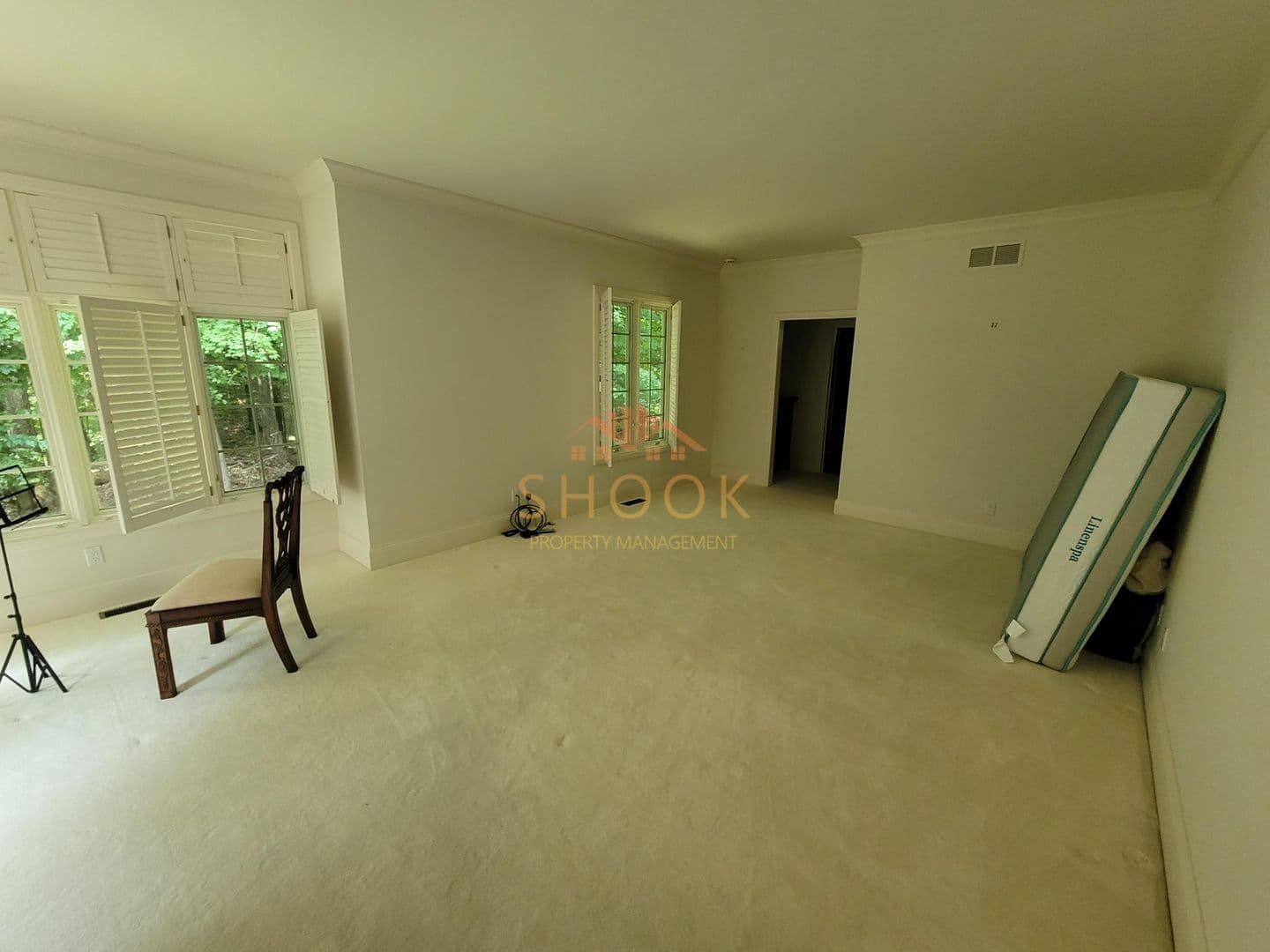 Lafayette House: 195 Stacey Hollow Lane