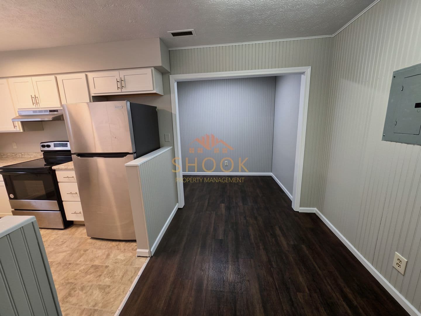 Lafayette Apartment: 409-411 Park Ave