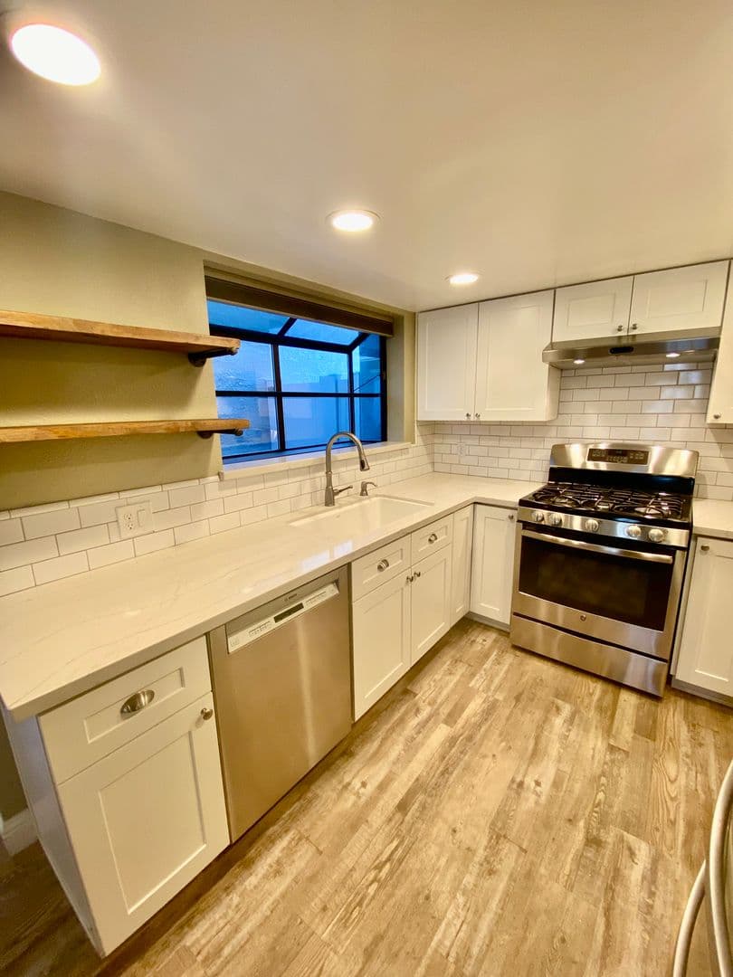 Bakersfield Condo: 7330 Stockdale Highway #19